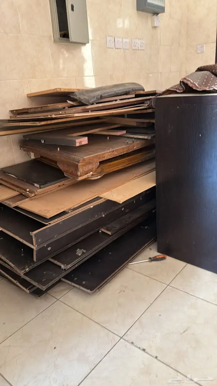 سرير بوكسات وخشب مستعمل 1