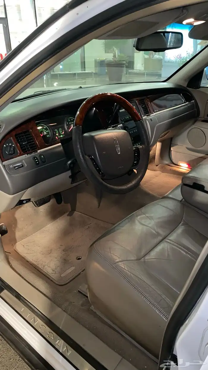 لنكولن تاون كار سقنتشر لمتد شورت 25