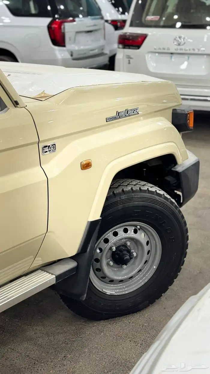 تويوتا ربع مصندق قير عادي بنزين 4