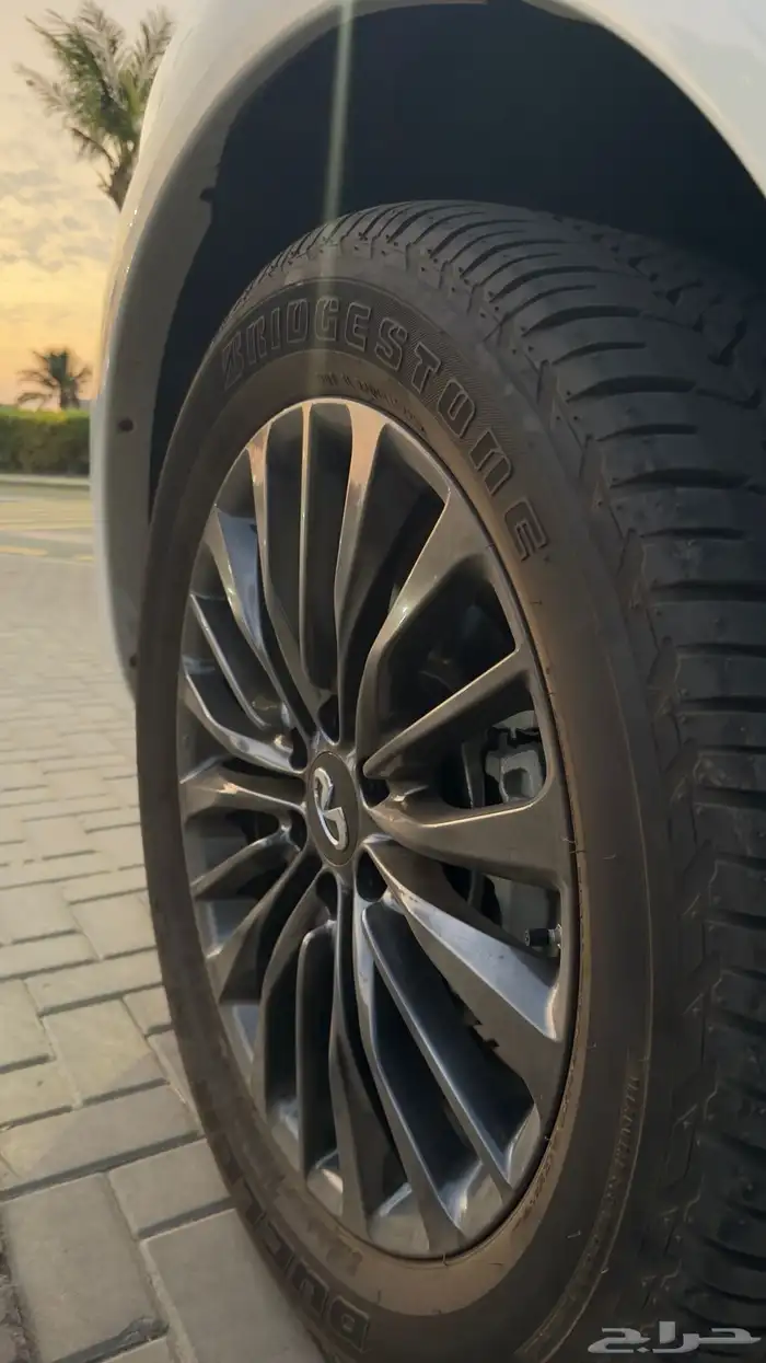 انفينتي qx80 2024 اخو الاصفار ممشى 1900 كم فقط 4