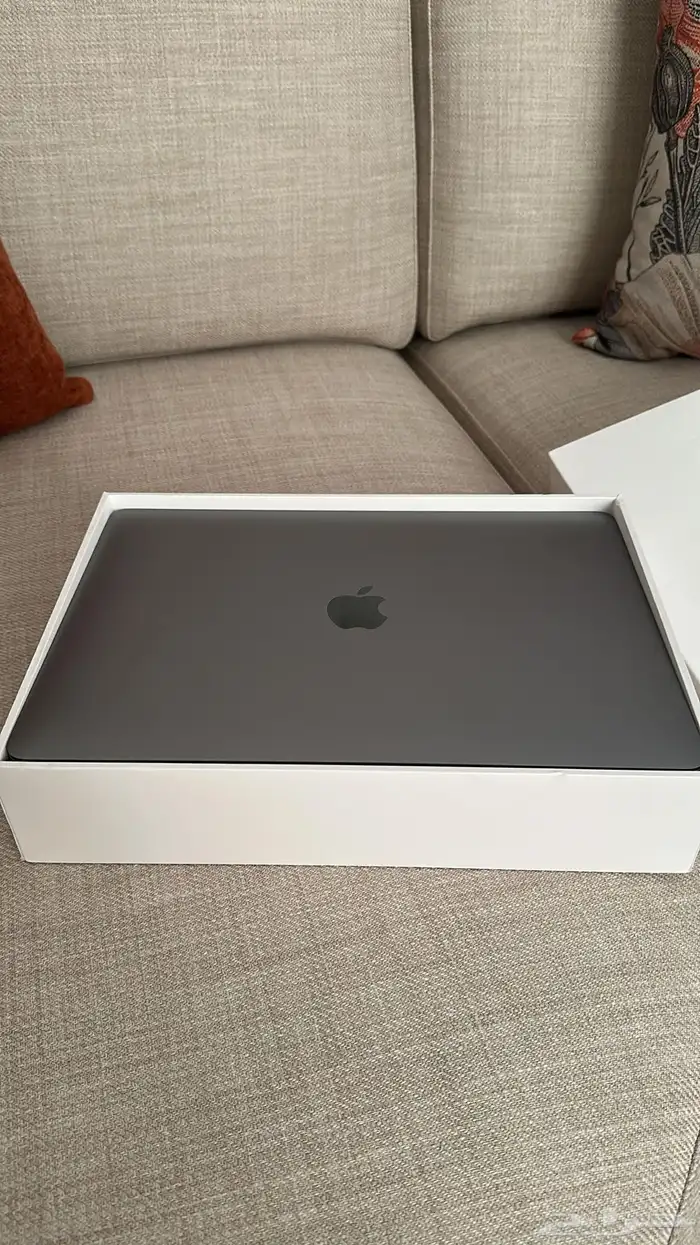 لاب توب نظييف جدا  شبه جديد والله استخدمته اقل من اسبوع 0