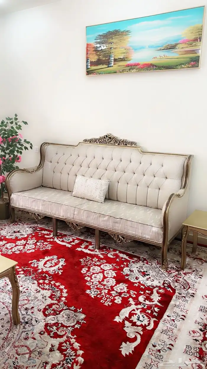 مجلس كلاسك مفصله قبل سنه 7000 الف والحين أبيعه 2500 اك 3