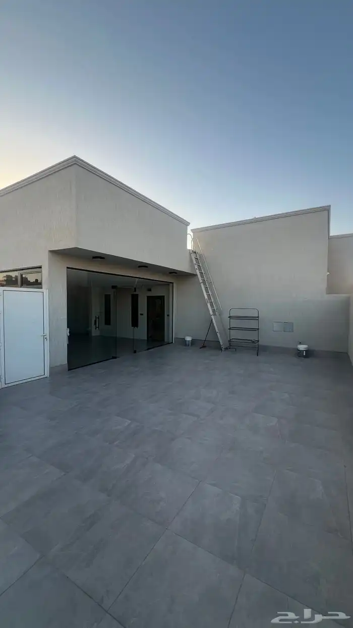 للبيع فيلا مستقله 625 متر مؤثثه حي بدر 91 41