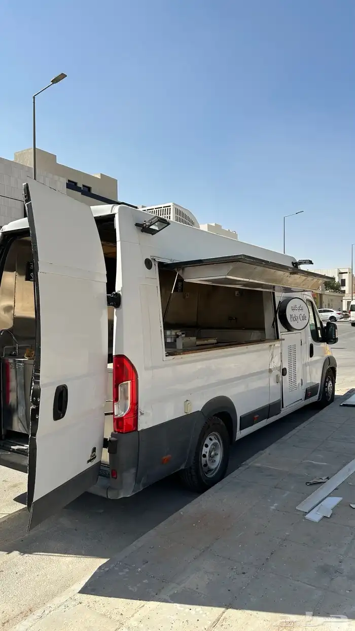 سيارة فود ترك للبيع 2