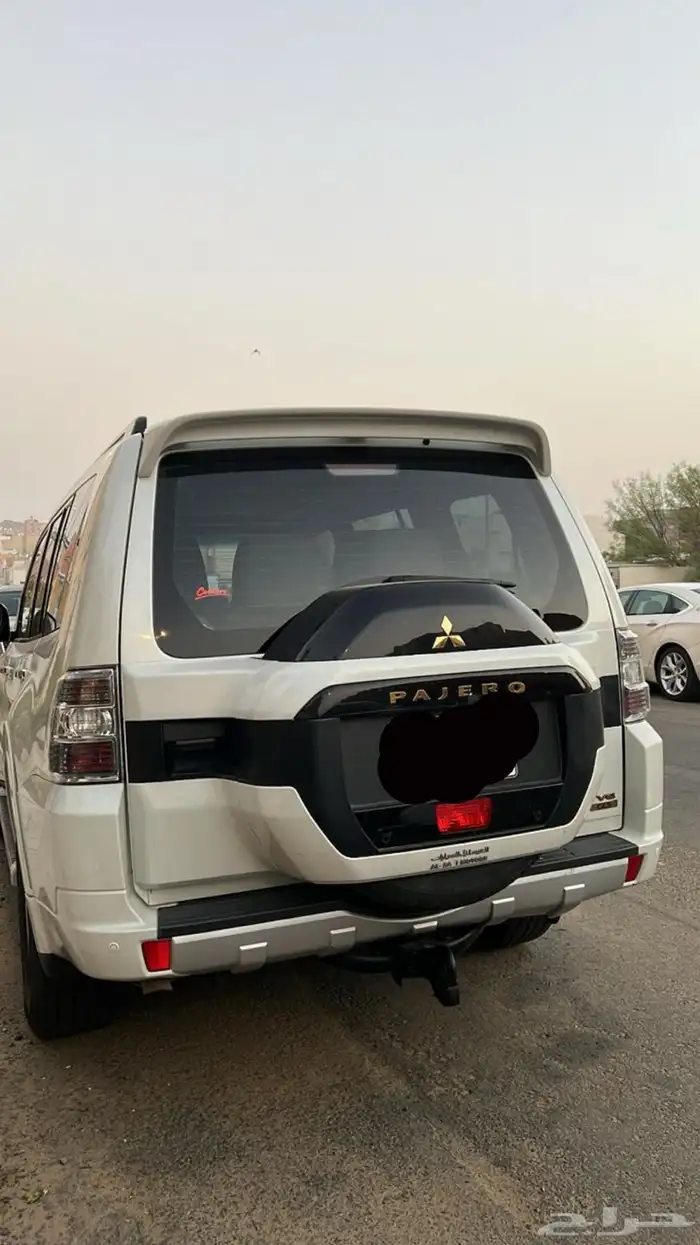 موستبيشي باجيرو 2022 علامة ذهبية مكينة 3500 3