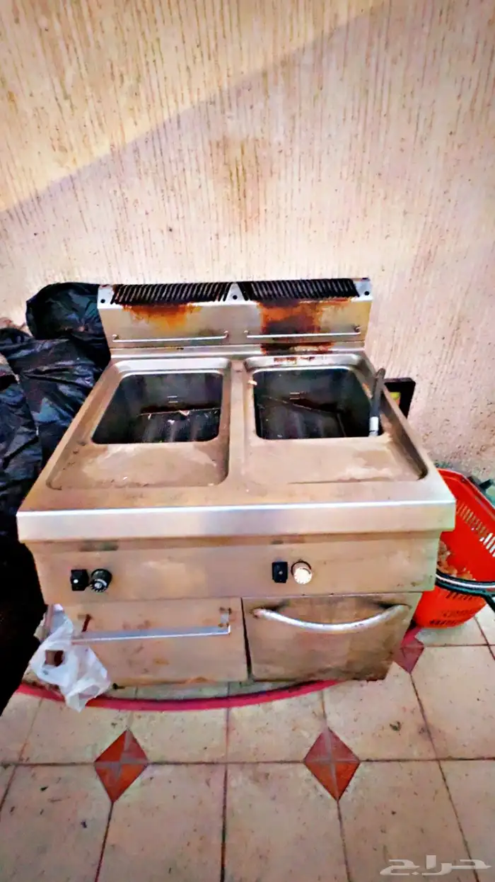آلة قلي خاص ب المطاعم نظيفه جدا 0