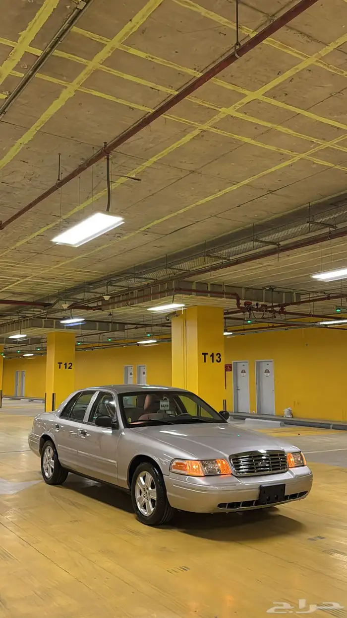 فورد كراون فكتوريا 2011 0