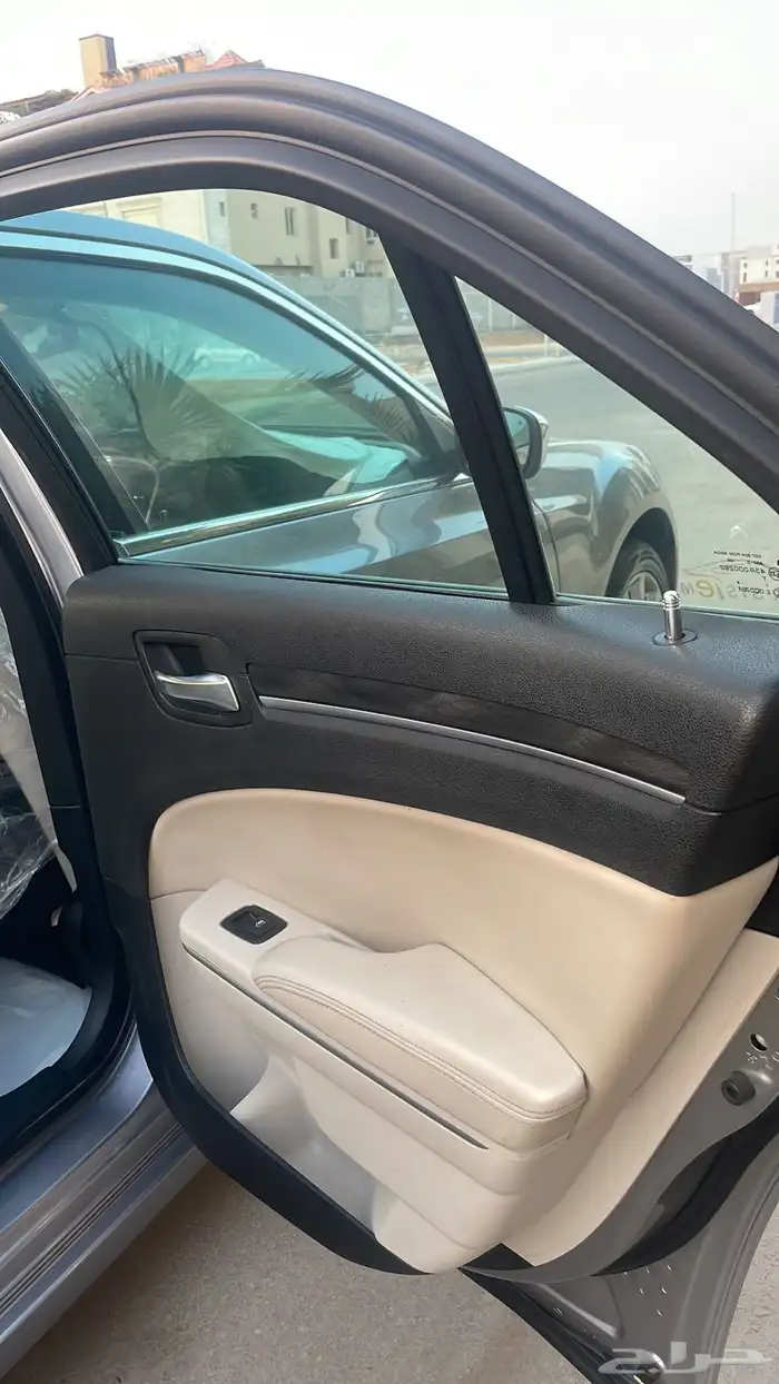 كرايسلر 2016 ( نظيف ) 12