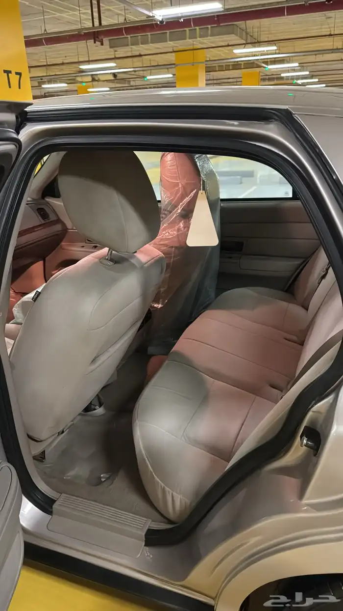 فورد كراون فكتوريا 2011 5