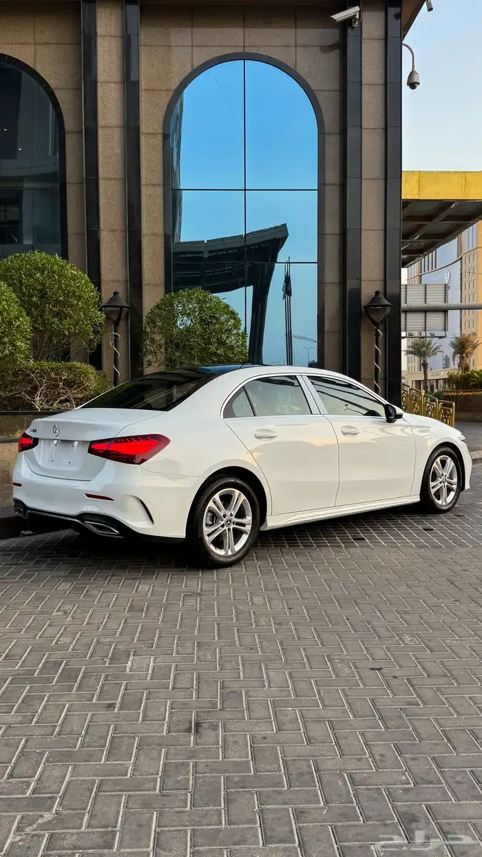 مرسيدس a180 زيرو 2023 8