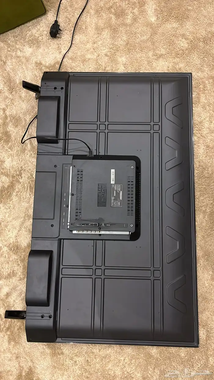 شاشه مع طاوله اذا شريت الشاشه اعطيك الطاوله هديه وكلها ب 200 3