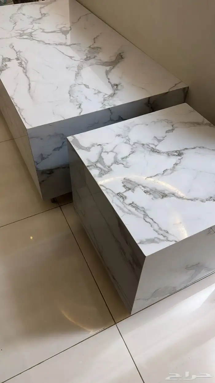 طاولات رخام تفصيل في الرياض ب1200 طاوله كبيره مع ثنتين خدمه 0