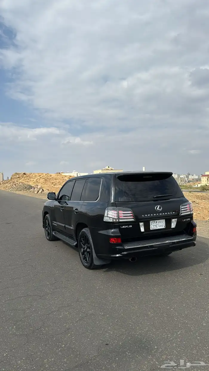 جيب لكزس أسود 4