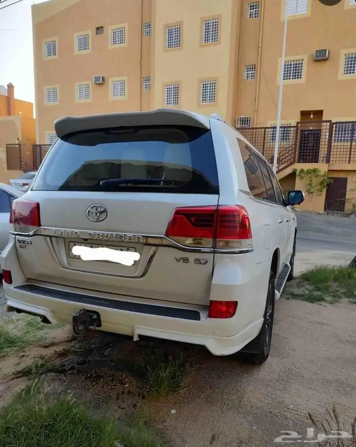 صالون لاندكروزر 2016 مرهم 2020 للبيع 3