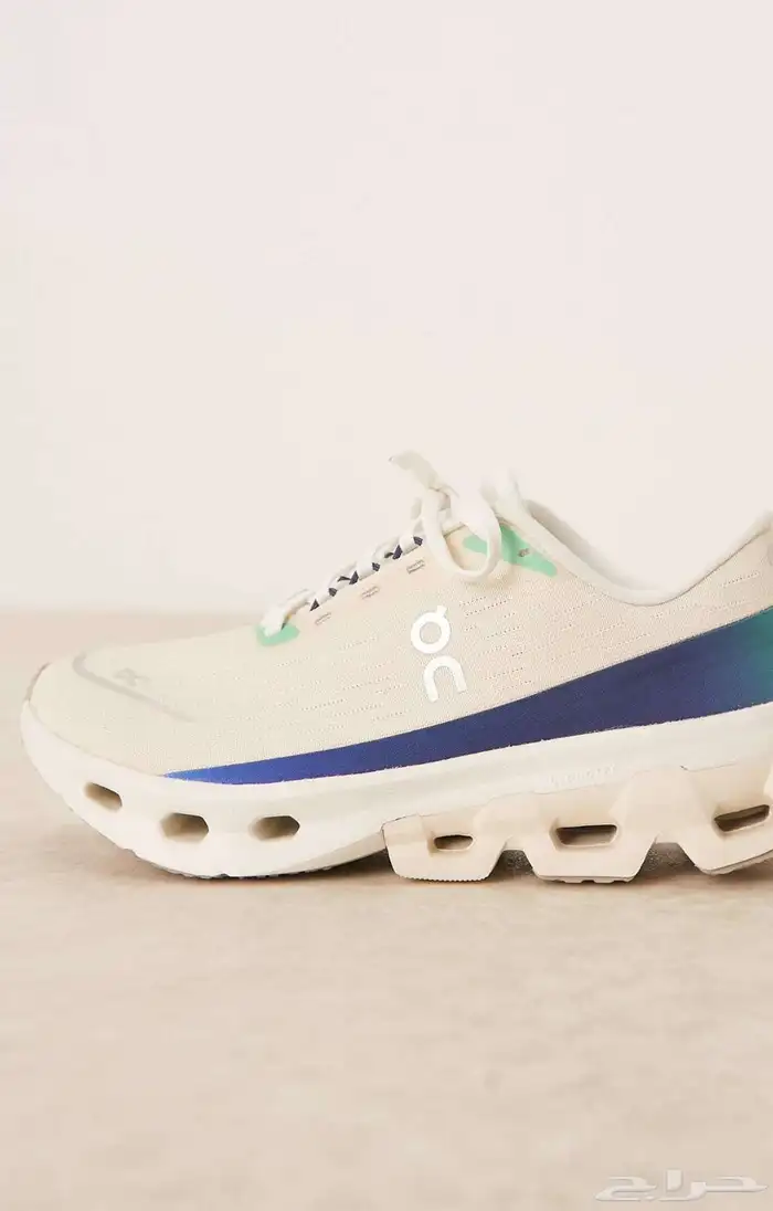 جزمة رياضية للبيع المقاس صغير 0