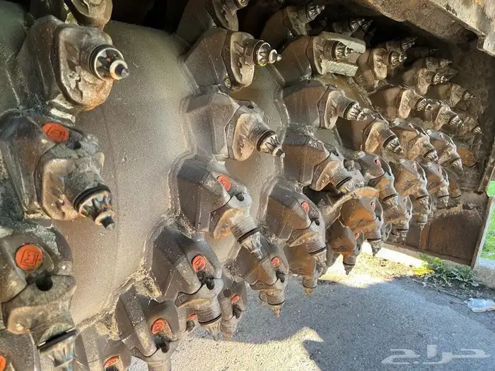 كشاطة اسفلت 2012 مخزن بطاقة جمركية ساعات العمل 4000ساعة 6