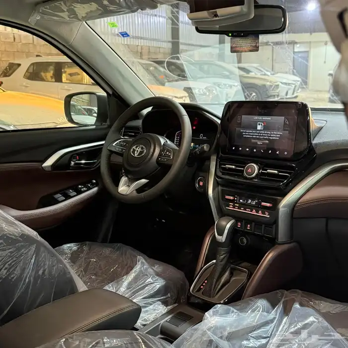 تويوتا اوربان كروزر GLX 2026 4