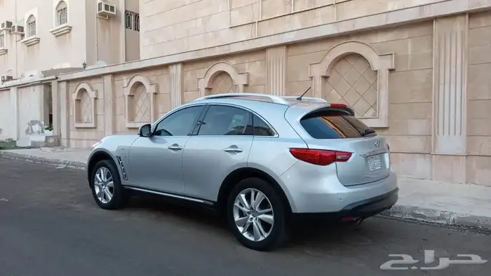 انفنتي QX70 سعودي 2019 بودي بلد بحالة الوكاله 5