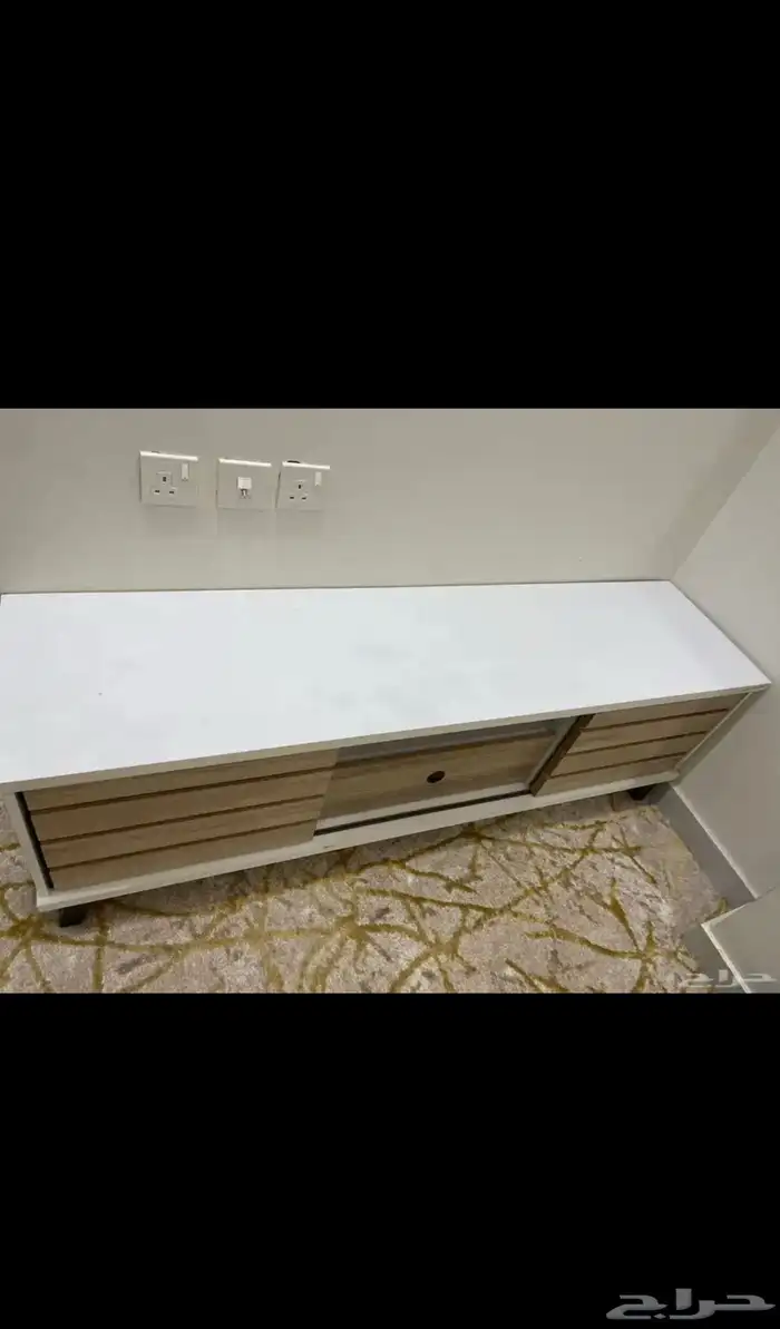 طاولة شاشة 1