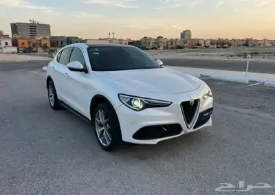 سيارة للبيع ايطاليه  سيارة الفاروميو استيلفيو اللون  ابيض ا index