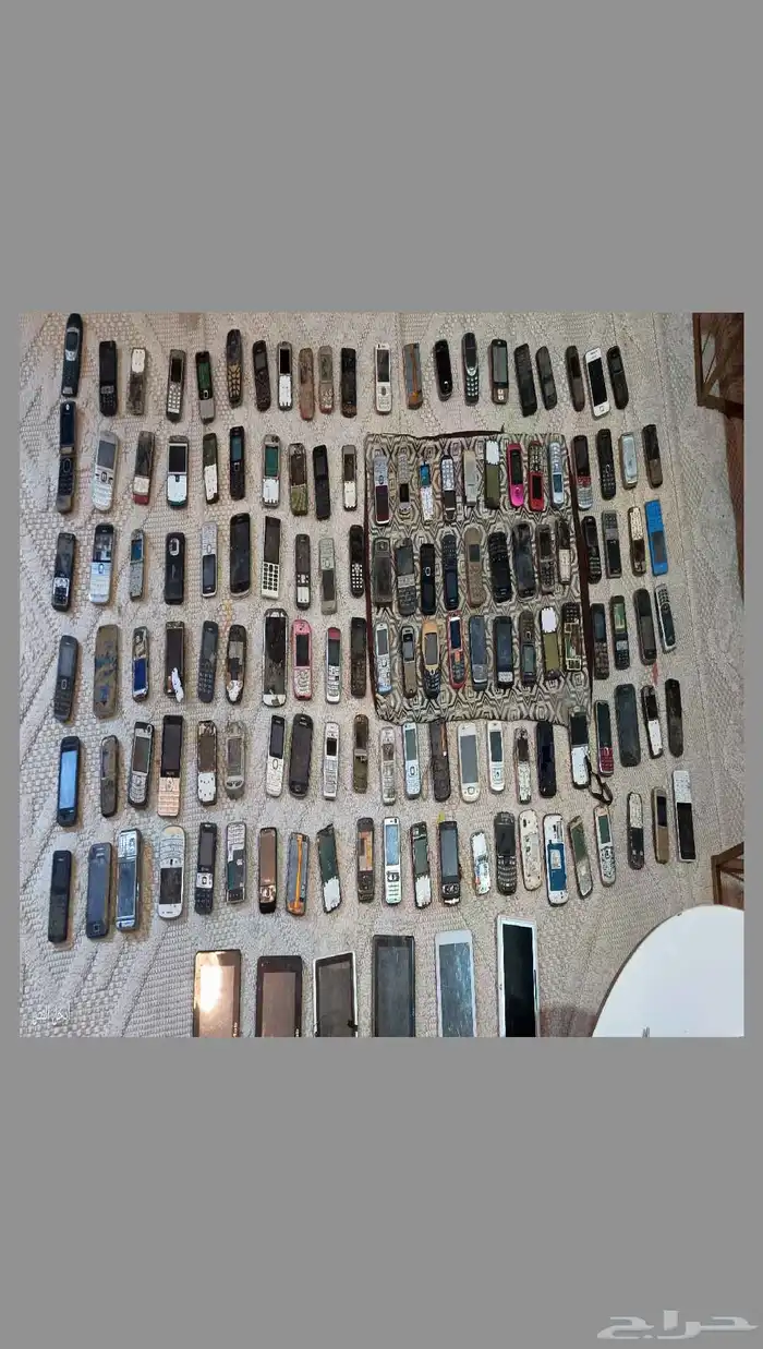 جوالات قديمه 0