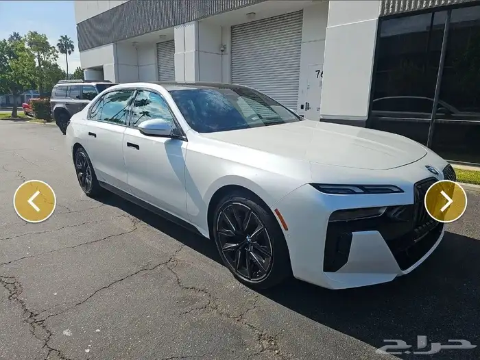 BMW 740i 2025 بحالة الجديد 2