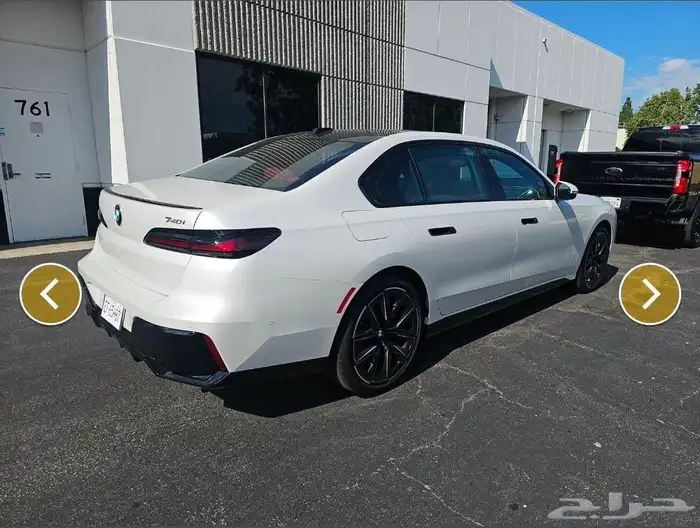 BMW 740i 2025 بحالة الجديد 3