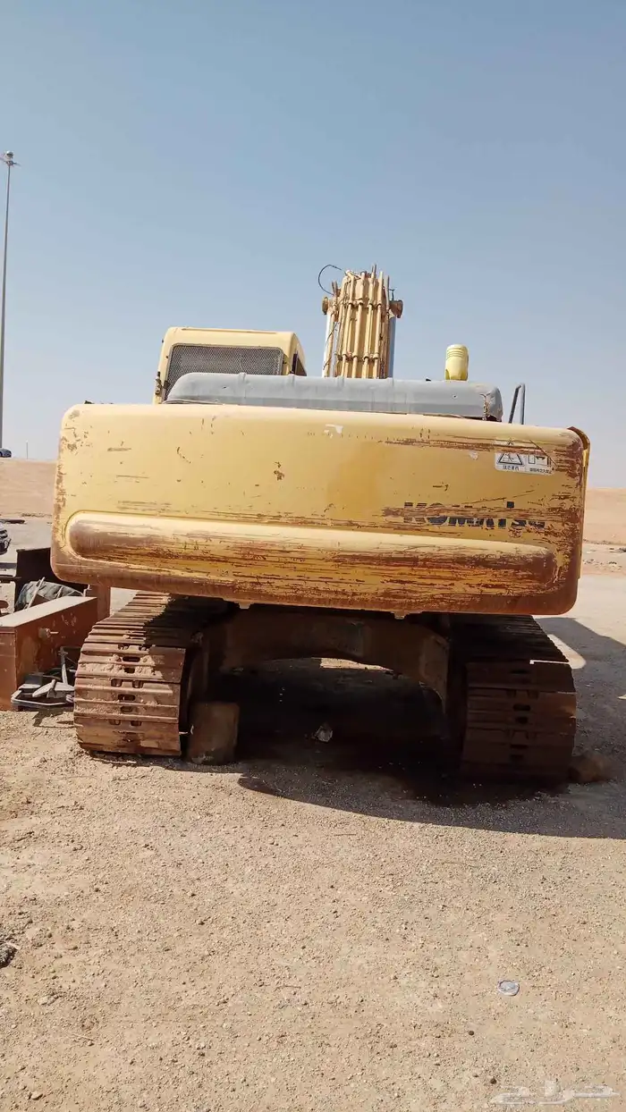 بكلين كوماتسو 200 داش 6 مع دقاق وغراف 1