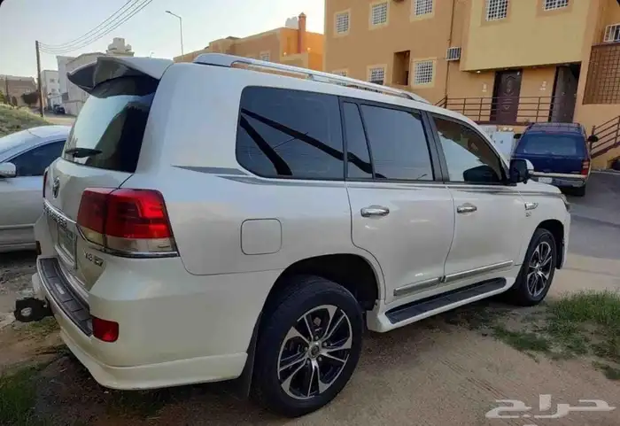 صالون لاندكروزر 2016 مرهم 2020 للبيع 2