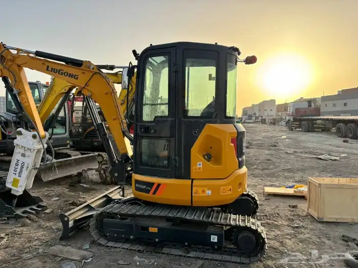 فوركلفت رافعة شوكيه للايجار الشهري وليومي 6