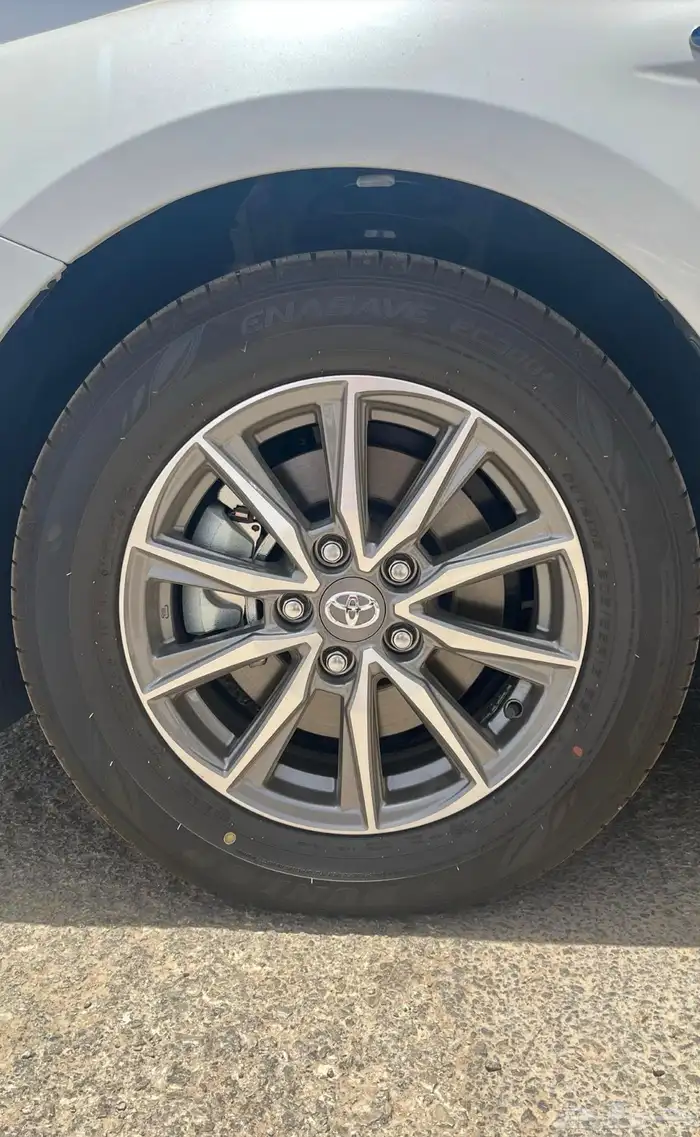 تويوتا كامري هايبرد استاندر 2025 للبيع كاش او اقساط ميسره 6