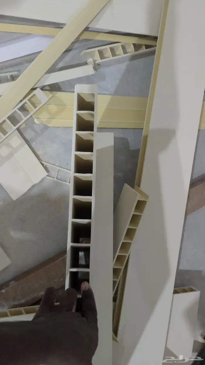 مواد خام ابواب WPCباسعار تنافسية واقل من سعر السوق ويوجد قشر 0