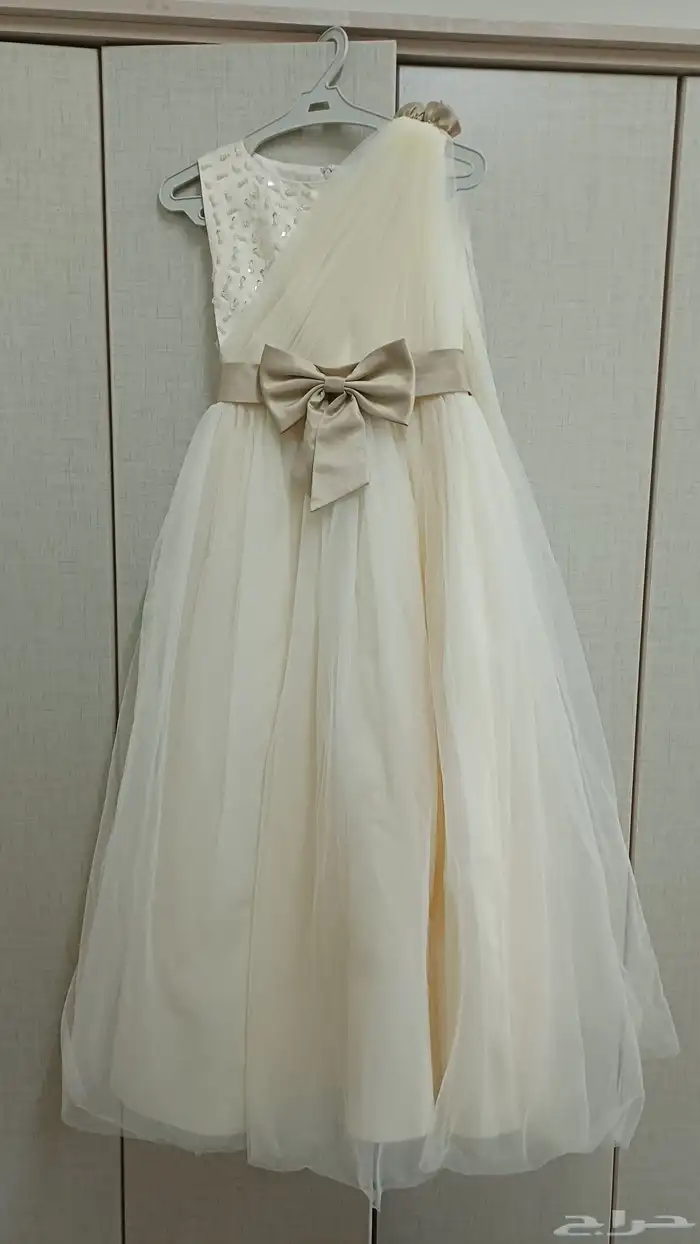 فستان بناتي لعمر 12 سنه.فخم .لبس مره وحده 0