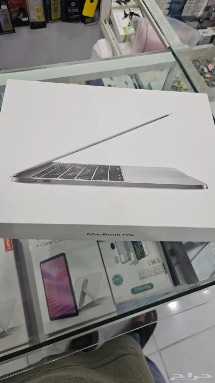 لاب توب ابل ماك بوك مستعمل مع سماعه ايربودز برو هدية 1