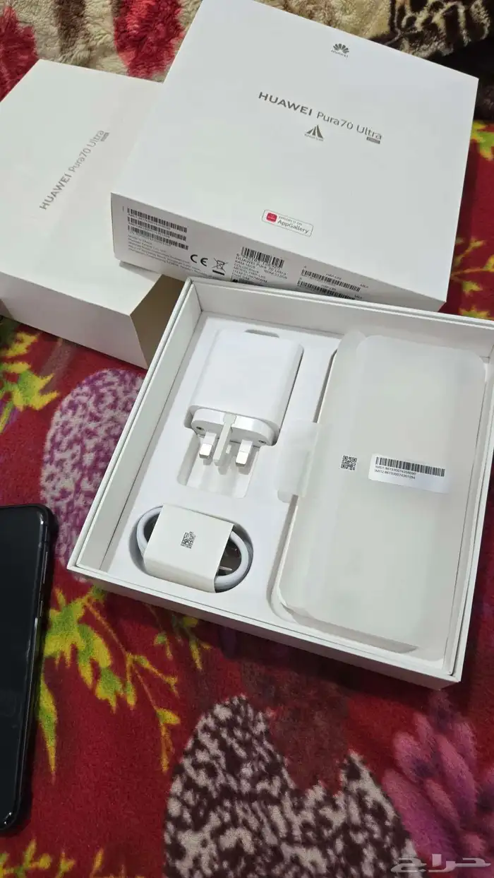 هواوي بيورا 70الترا ذاكرة 512 شبه جديد مع كامل اغراضه. 1