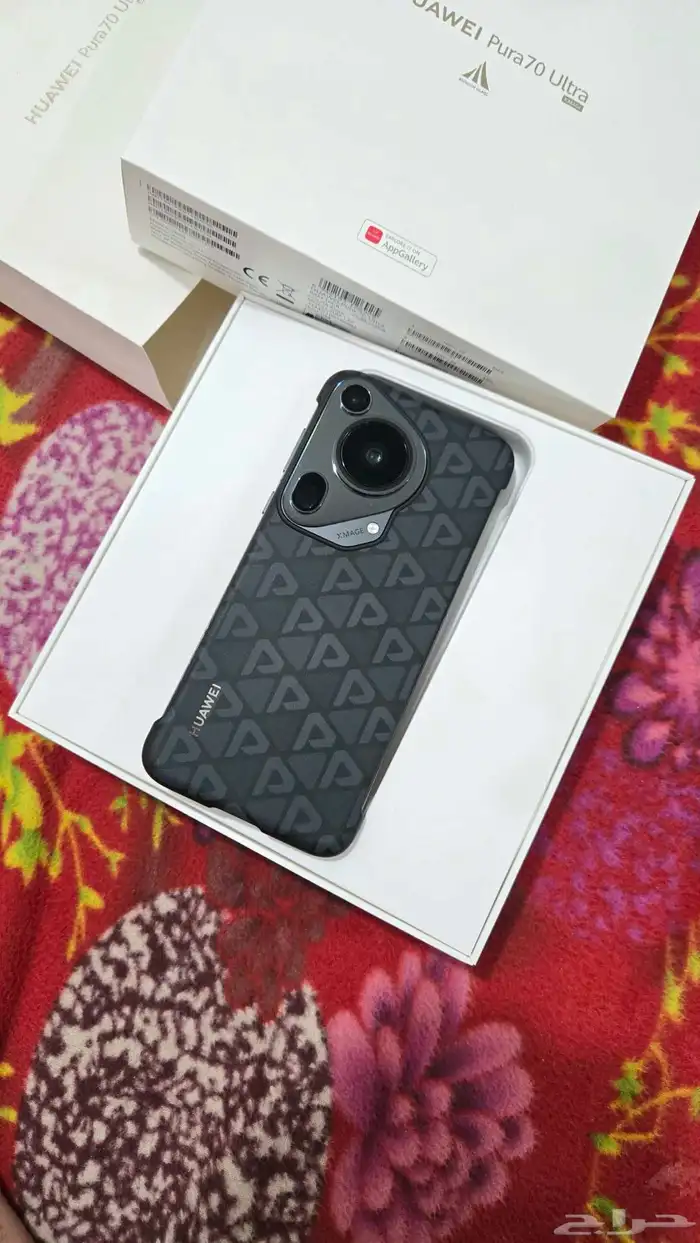 هواوي بيورا 70الترا ذاكرة 512 شبه جديد مع كامل اغراضه. 0