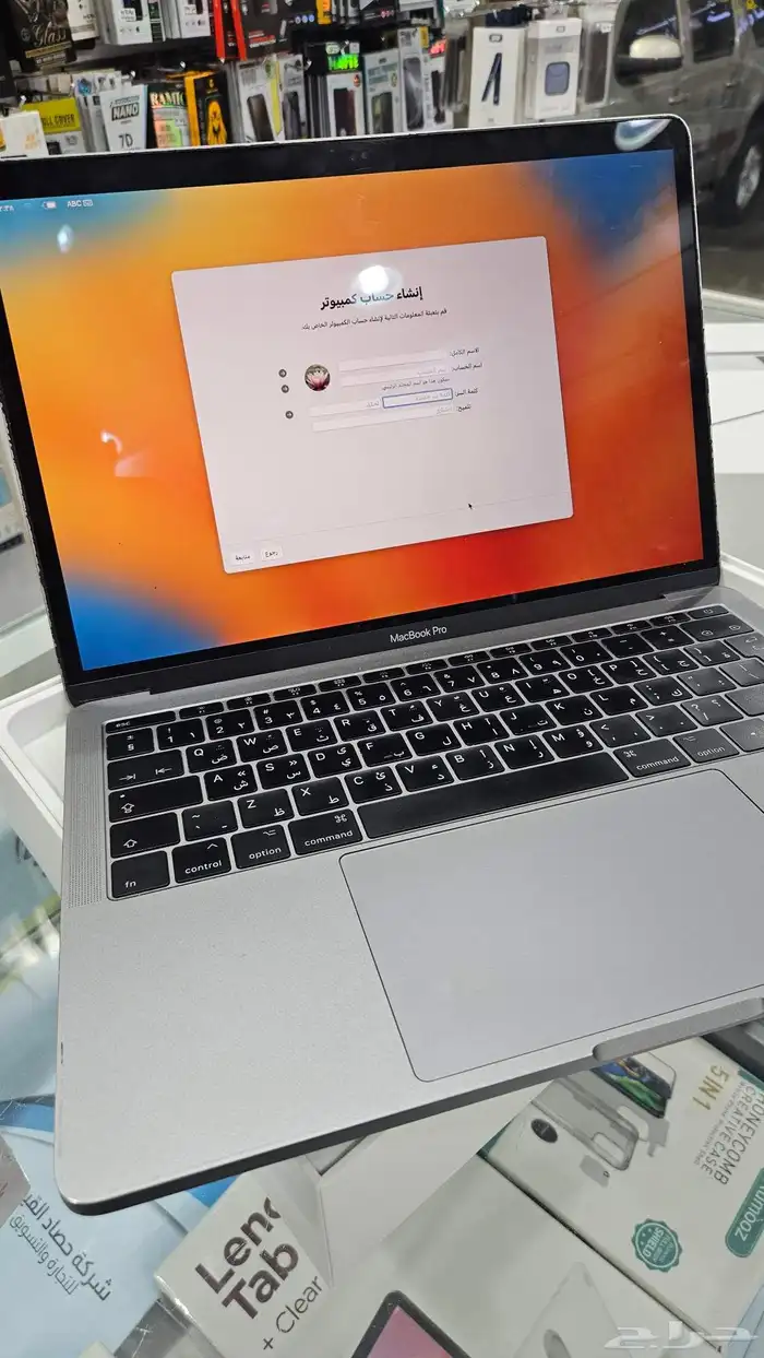 لاب توب ابل ماك بوك مستعمل مع سماعه ايربودز برو هدية 4