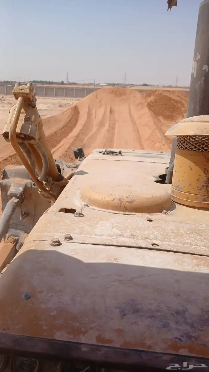 يوجد بلدوزر للايجار الشهري واليومي 1