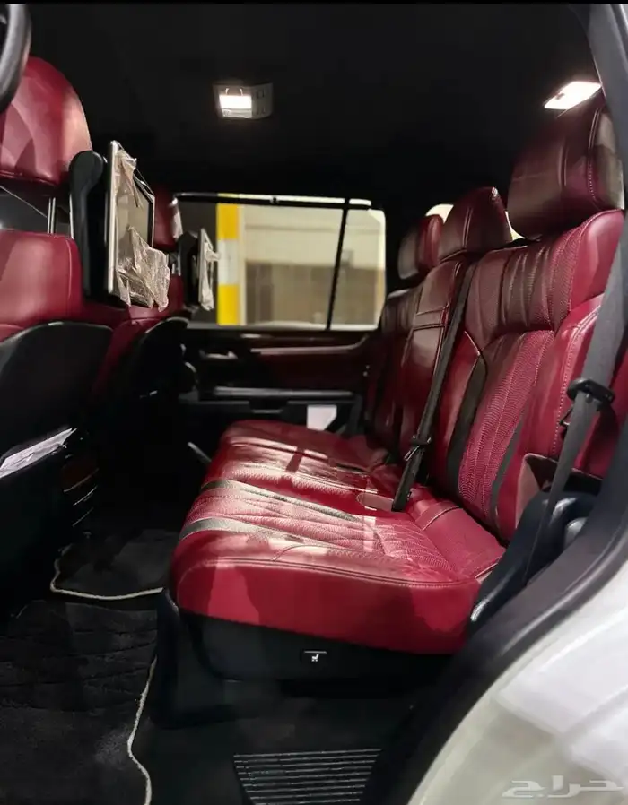 لكزس LX570 موديل2021 11