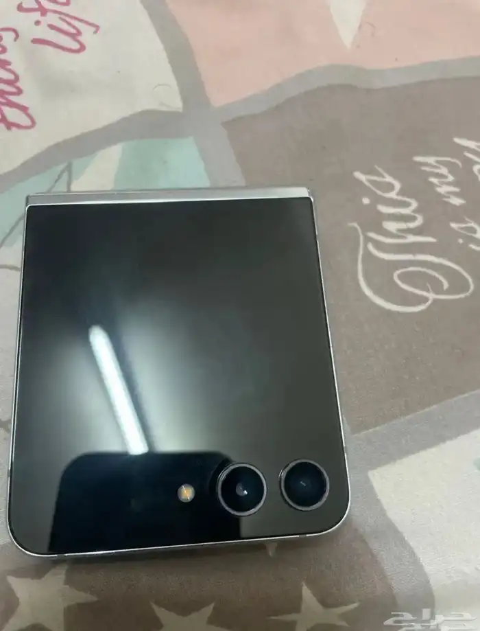 لاب توب ماك بوك اير  سامسونج زد فليب 5 8