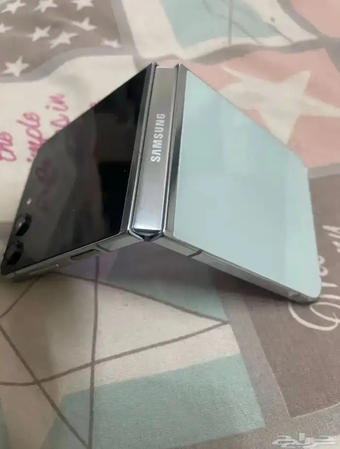 لاب توب ماك بوك اير  سامسونج زد فليب 5 5