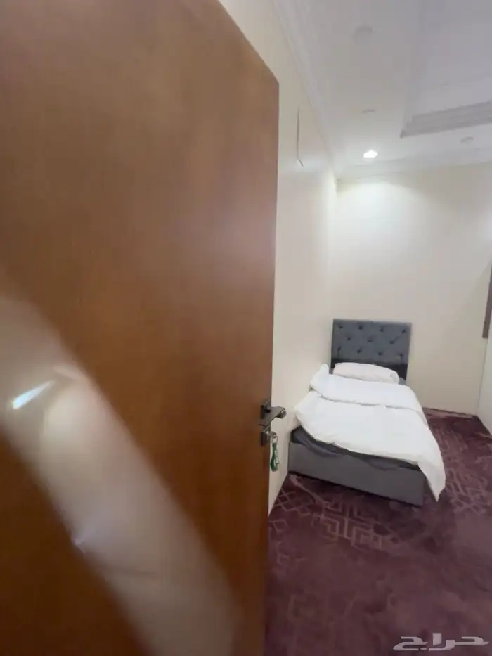 ابواب خشبية وأثاث مستعمل وأدوات صحية للبيع 3