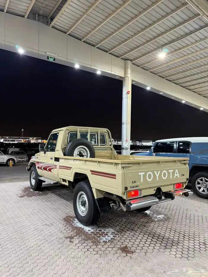 تويوتا شاص مخزن 8