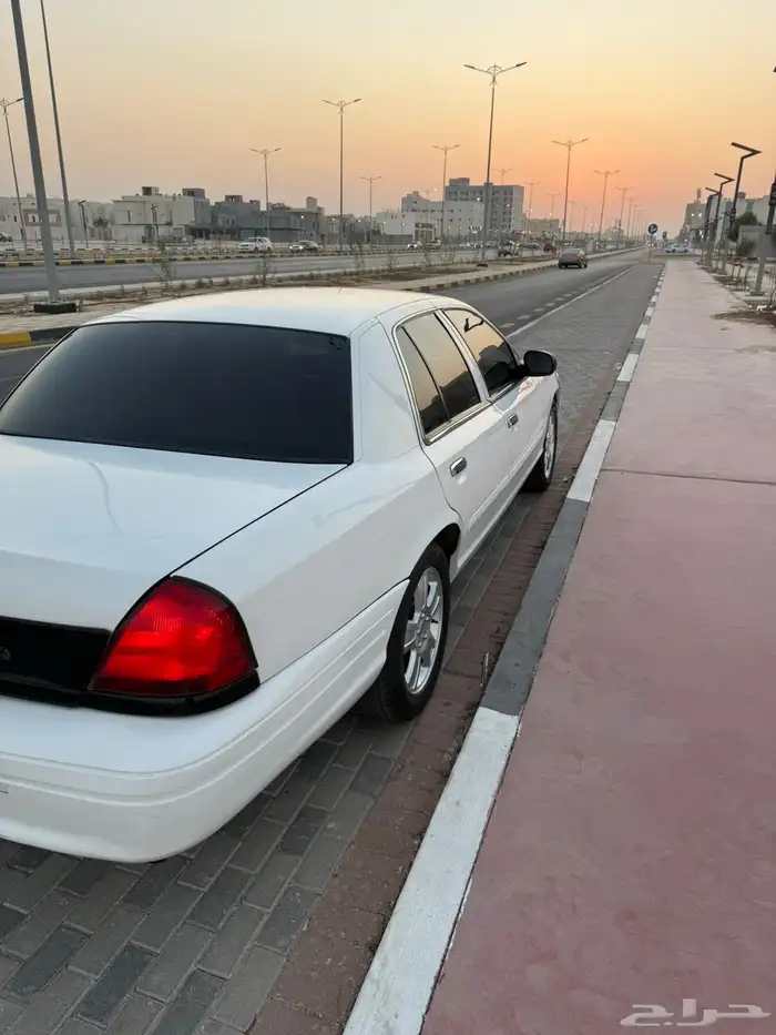 فورد فكتوريا 4