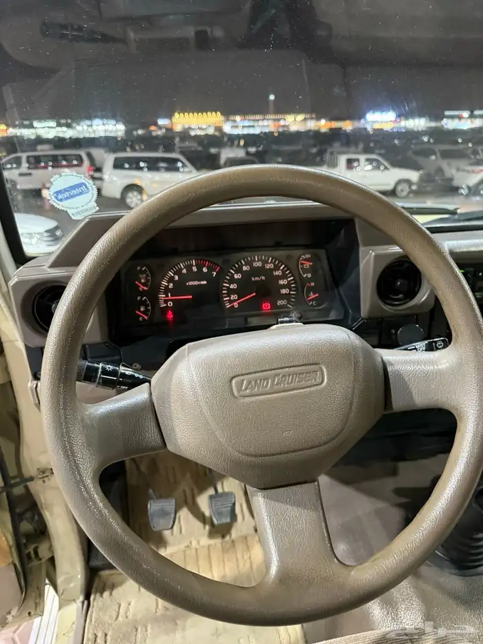 تويوتا شاص مخزن 16