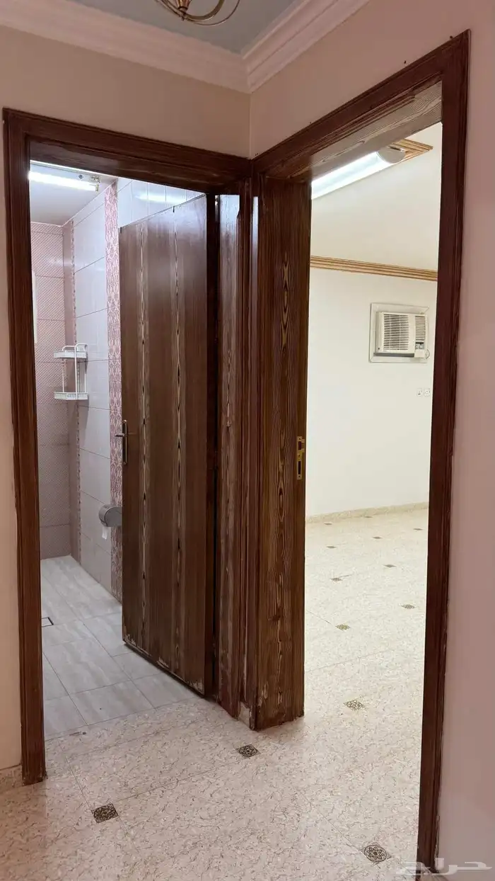 للايجار دور علوي بحي سلطانه 1