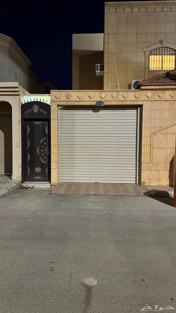 للايجار دور علوي بحي سلطانه 27