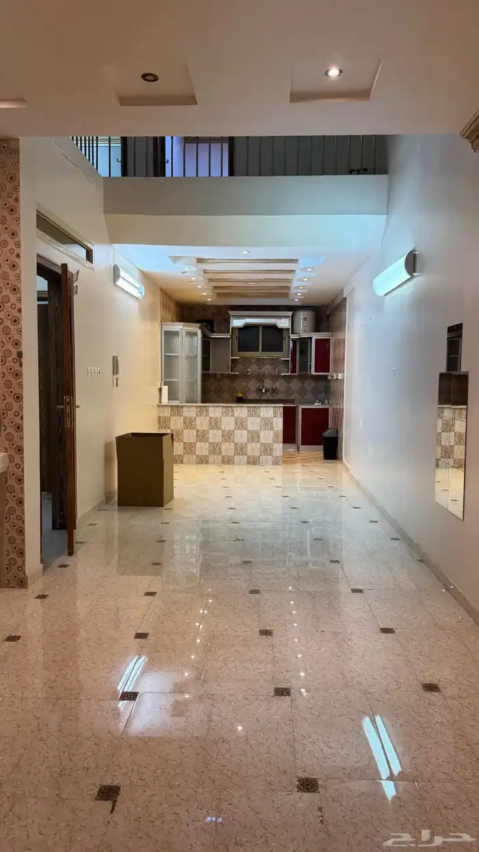 للايجار دور علوي بحي سلطانه 19