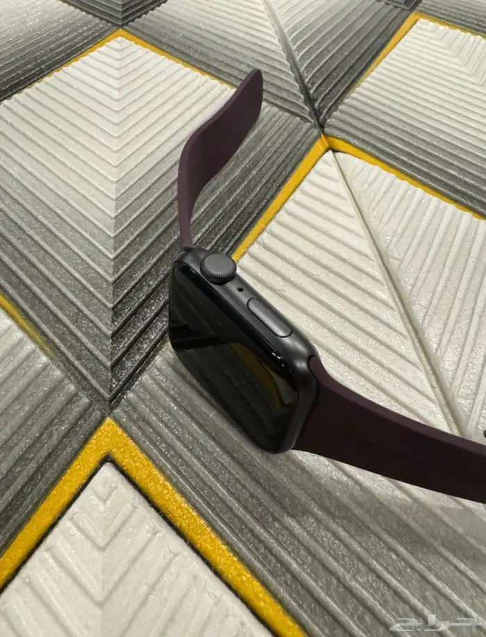 ساعه ابل se 4