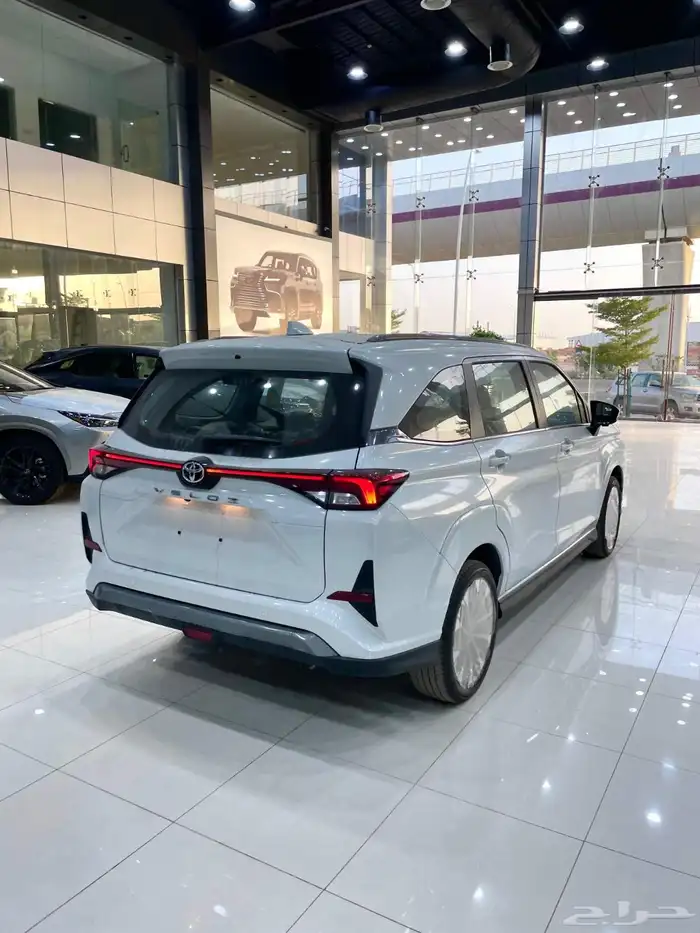 تويوتا فيلوز GLX 2025 4